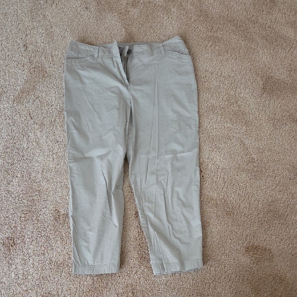 Chico's Women's Tan Cropped Pants